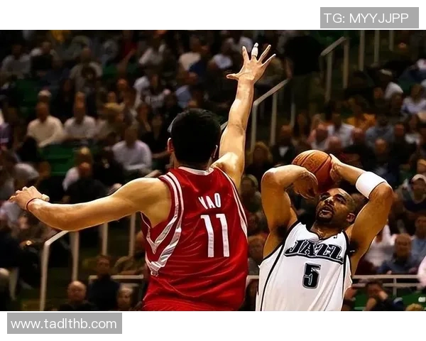 姚明领衔火箭对决热火的经典之战回顾与精彩瞬间解析